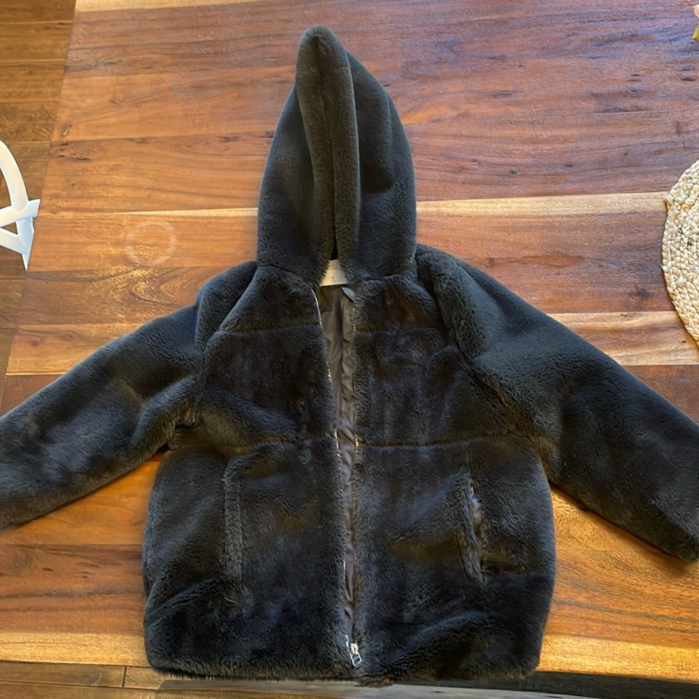 Zara girls faux fur jacket.  Size 8.